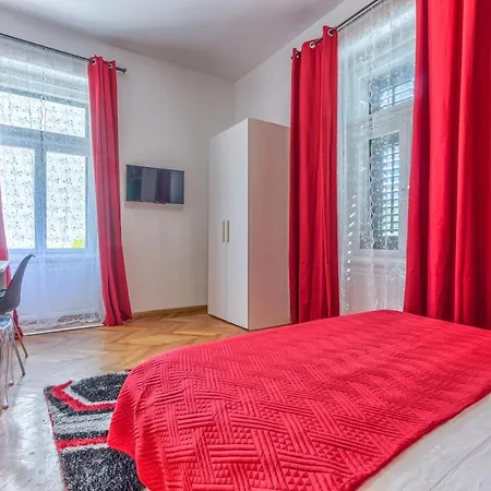 Cankareva Urban Guest house Split